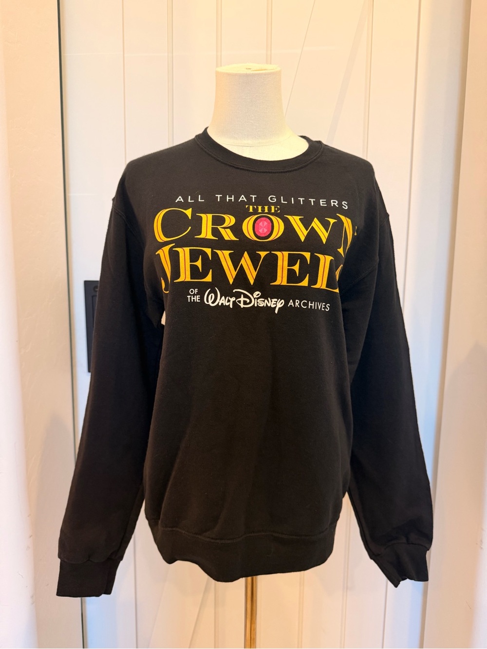 Crown Jewels Walt Disney Archives Sweater Unisex Size S Black Long Sleeve Fleece